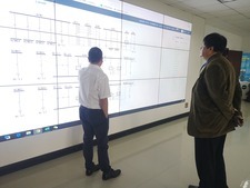 人才峰会专家参观云平台 人才峰会专家参观云平台